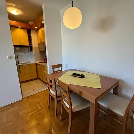 Mank1 City-center Split